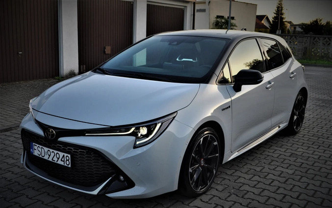 Toyota Corolla cena 94900 przebieg: 33000, rok produkcji 2020 z Drezdenko małe 667
